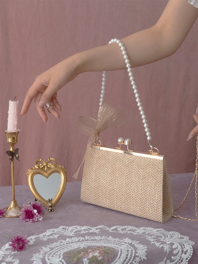 Retro Weave Women's Handbag Pearl Chain Lace Decor Female Evening Bags Elegant Light Luxury All-Matched Ladies Crossbody Bag
Retro Weave Women's Handbag Pearl Chain Lace Decor Female Evening Bags Elegant Light Luxury All-Matched Ladies Crossbody Bag