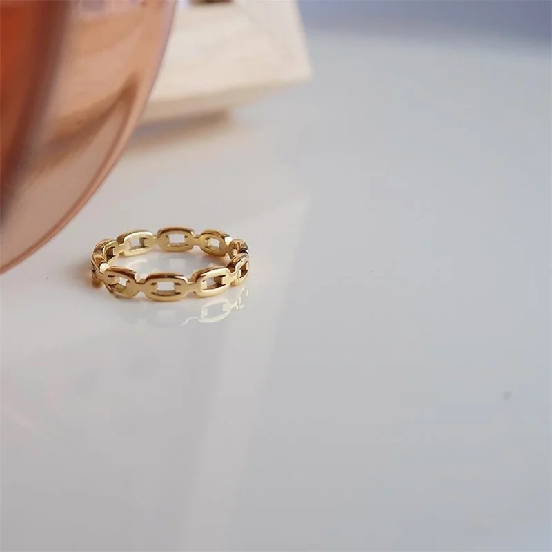 Retro Hollow Out Chain Winding Rings Female Fashion Chain Personality Element Titanium Steel Gold-plated Folded Rings Waterproof
Retro Hollow Out Chain Winding Rings Female Fashion Chain Personality Element Titanium Steel Gold-plated Folded Rings Waterproof