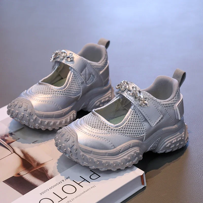 Kids Sandals for Girls Summer Mesh Children School Sports Sandals Luxury Rhinestone Versatile Toddlers Causal Running Sneakers
Kids Sandals for Girls Summer Mesh Children School Sports Sandals Luxury Rhinestone Versatile Toddlers Causal Running Sneakers
