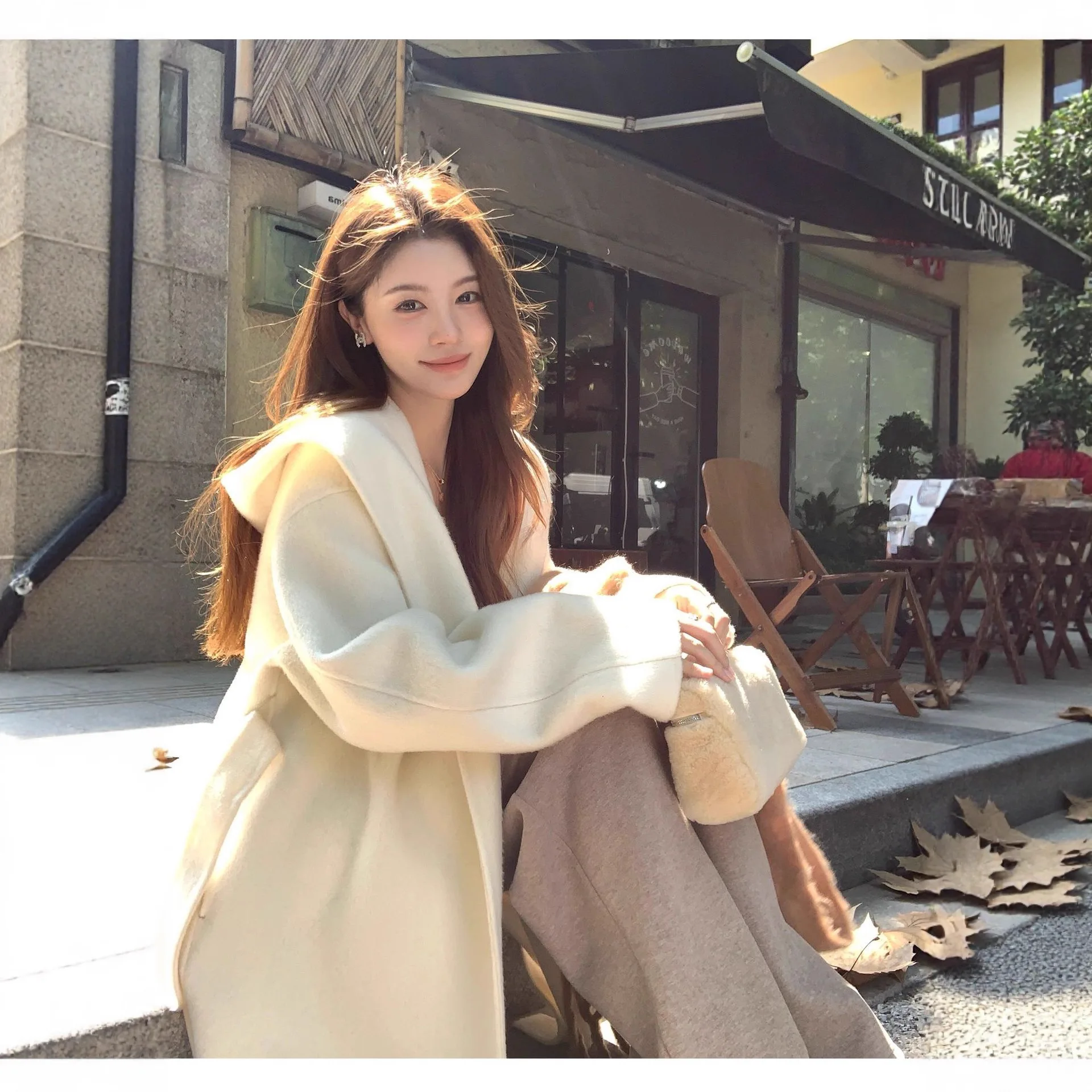 Autumn and Winter High-end Double-sided Woolen Hooded Cloak Coat Women's Double-sided Cashmere Loose Small Tie Woolen Coat
Autumn and Winter High-end Double-sided Woolen Hooded Cloak Coat Women's Double-sided Cashmere Loose Small Tie Woolen Coat