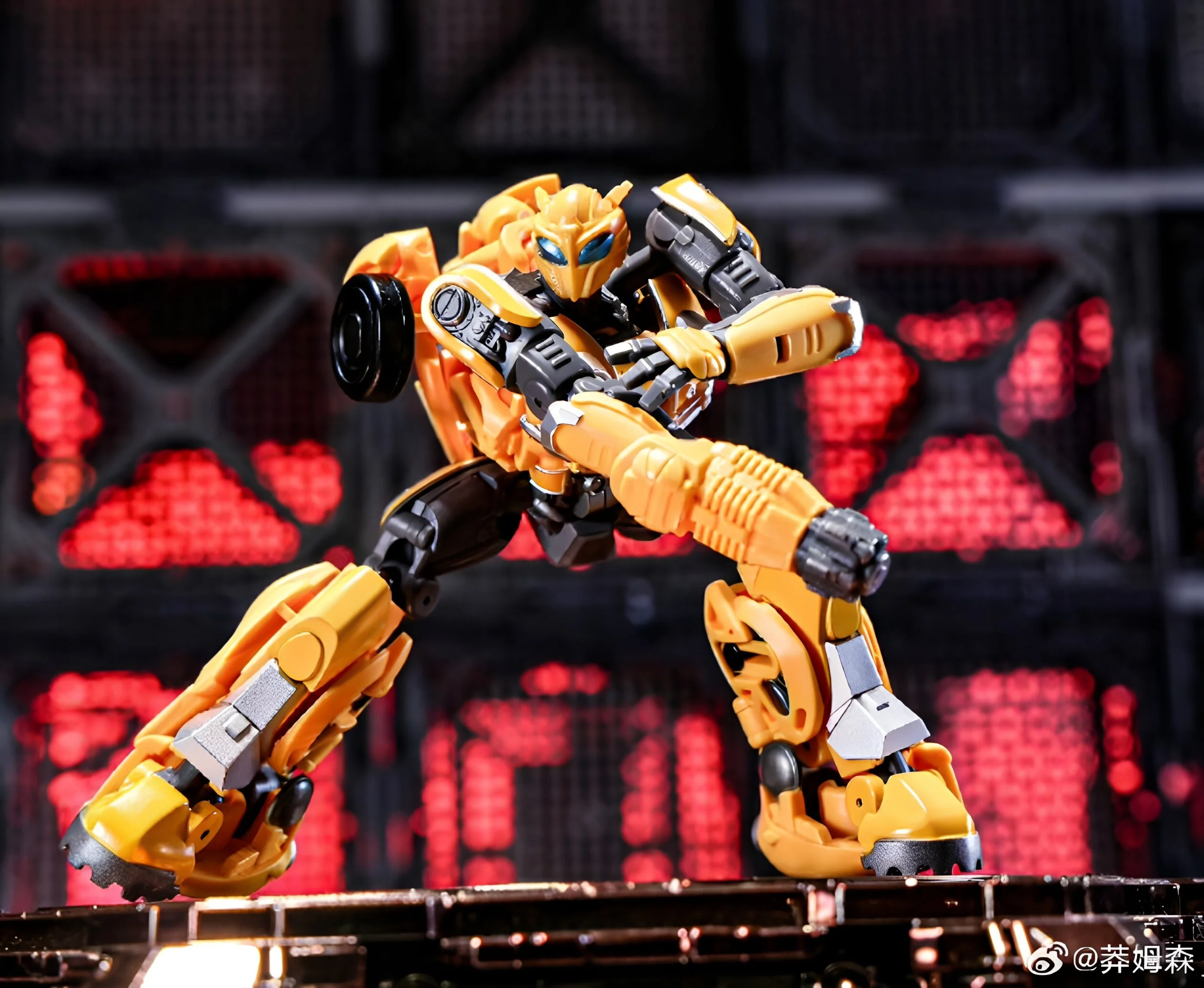 Lucky Cat SSR-02 SSR02 BIGGERMEE 12cm Transformable Toy
Lucky Cat SSR-02 SSR02 BIGGERMEE 12cm Transformable Toy