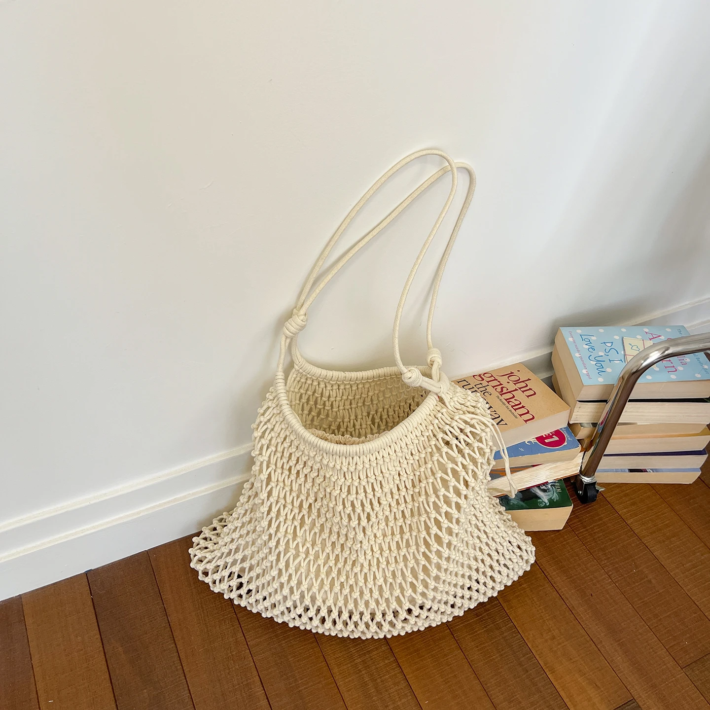 2026 New Handmade Cotton Mesh Tote Bag Large Capacity Hollow Woven Shoulder Bag Summer Beach Vacation Shopping Handbags
2026 New Handmade Cotton Mesh Tote Bag Large Capacity Hollow Woven Shoulder Bag Summer Beach Vacation Shopping Handbags
