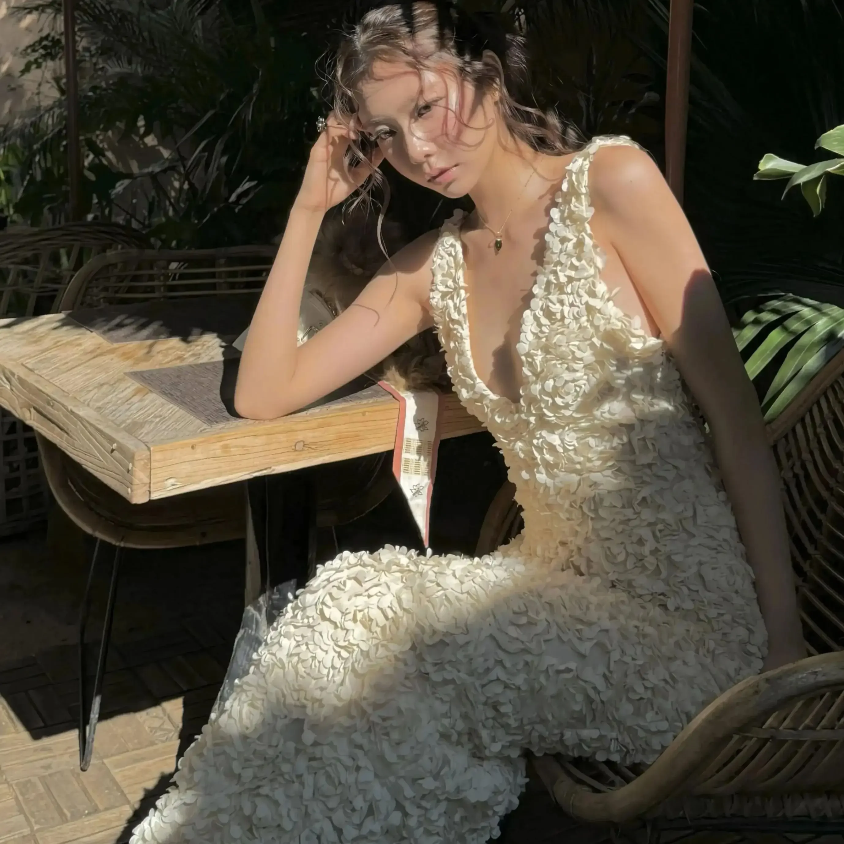Three Dimensional Deep V-Neck Dress For Women In The Summer Of 2025, Featuring A Unique And Distinctive Beige Temperament
Three Dimensional Deep V-Neck Dress For Women In The Summer Of 2025, Featuring A Unique And Distinctive Beige Temperament