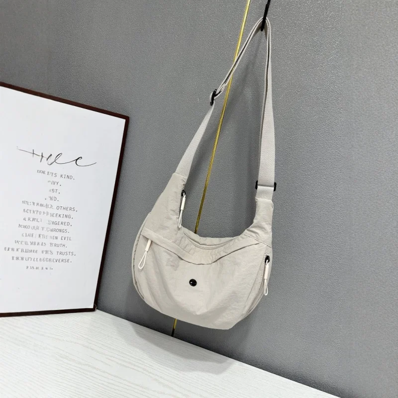 Повседневная дорожная сумка, водонепроницаемый легкий нейлоновый рюкзак для женщин, 2025Новый стильный студенческий рюкзак большой вместимости для ноутбука
Повседневная дорожная сумка, водонепроницаемый легкий нейлоновый рюкзак для женщин, 2025Новый стильный студенческий рюкзак большой вместимости для ноутбука