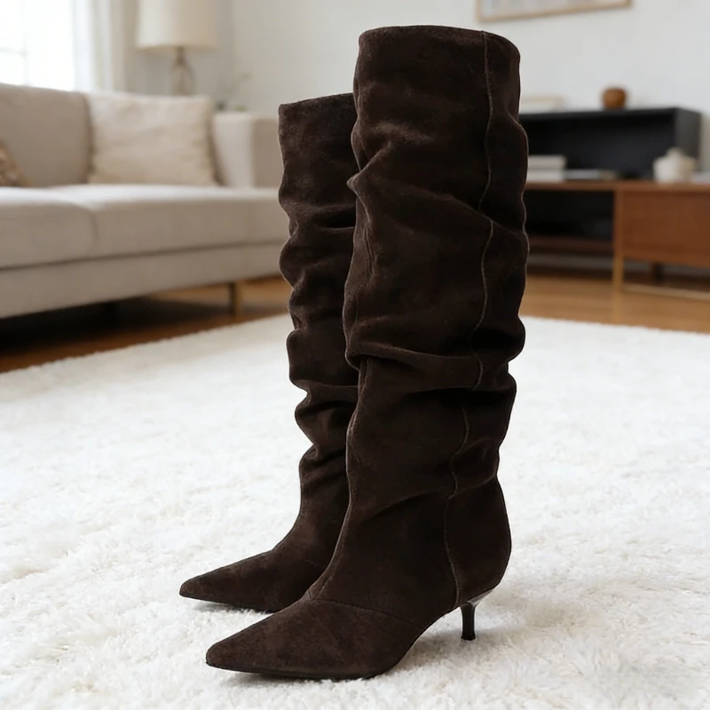 Winter Pleated Suede Knee High Boots Women Retro Brown Pointed Toe Kitten Heels Boots Designer Comfortable Light Botas Mujer
Winter Pleated Suede Knee High Boots Women Retro Brown Pointed Toe Kitten Heels Boots Designer Comfortable Light Botas Mujer