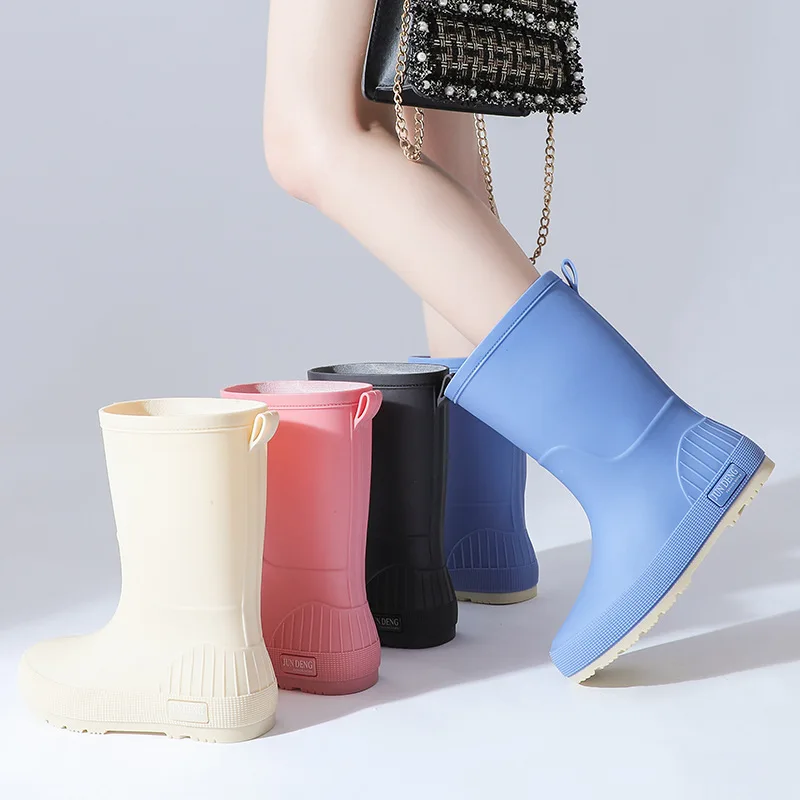 Fashionable Mid-Calf Waterproof Rain Boots Women's Outdoor Wear Pure Color Anti-Slip Wear-Resistant Ladies Slip-Resistant Shoes
Fashionable Mid-Calf Waterproof Rain Boots Women's Outdoor Wear Pure Color Anti-Slip Wear-Resistant Ladies Slip-Resistant Shoes