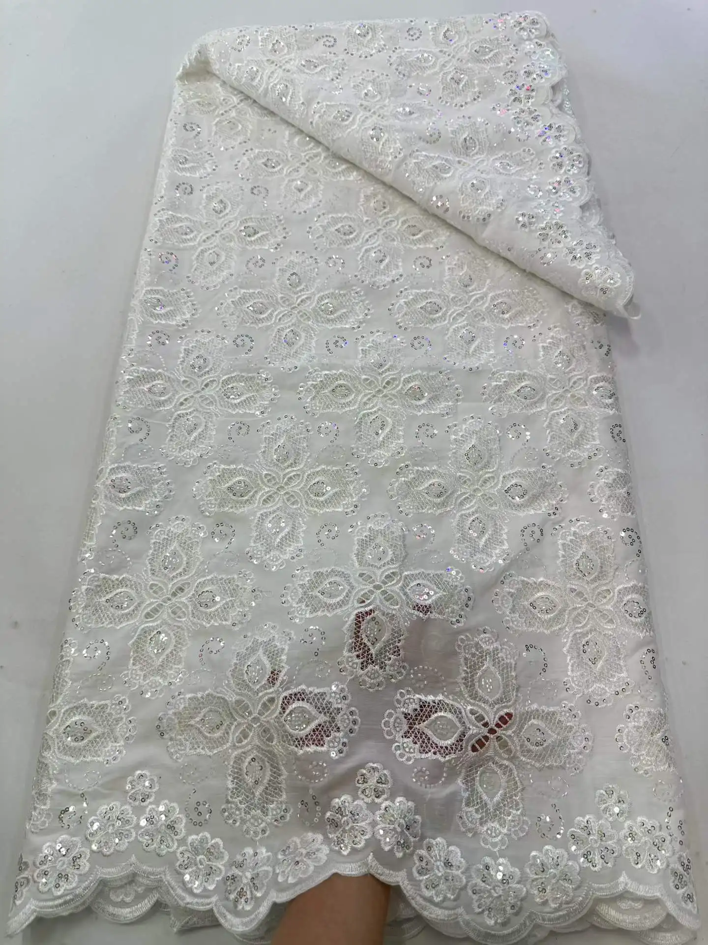 African Nigerian High-Quality Beaded Embroidery Lace Fabric Tulle with Stones Guipure Water-Soluble 5 Yards for Wedding Dresses
African Nigerian High-Quality Beaded Embroidery Lace Fabric Tulle with Stones Guipure Water-Soluble 5 Yards for Wedding Dresses