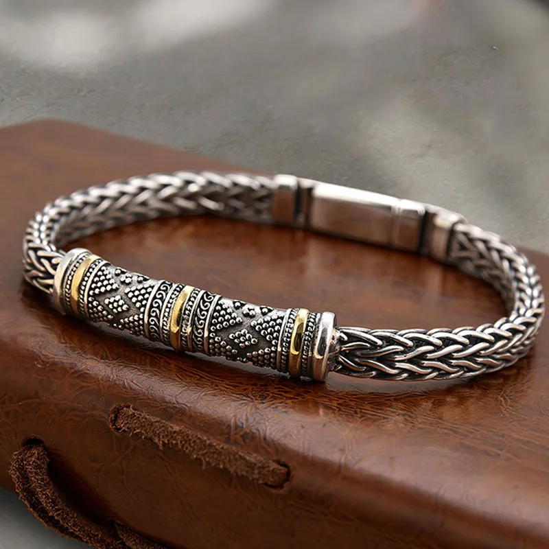 Hand-woven keel men's bracelet retro creative personality high-end niche couple gift
Hand-woven keel men's bracelet retro creative personality high-end niche couple gift