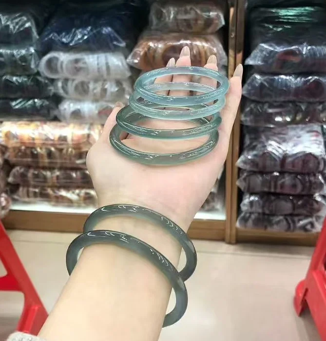 New Natural Chalcedony Bracelet Thin Round Fashion Boutique Jewelry Trend Agate Bracelet Handring Fine Jewellry
New Natural Chalcedony Bracelet Thin Round Fashion Boutique Jewelry Trend Agate Bracelet Handring Fine Jewellry