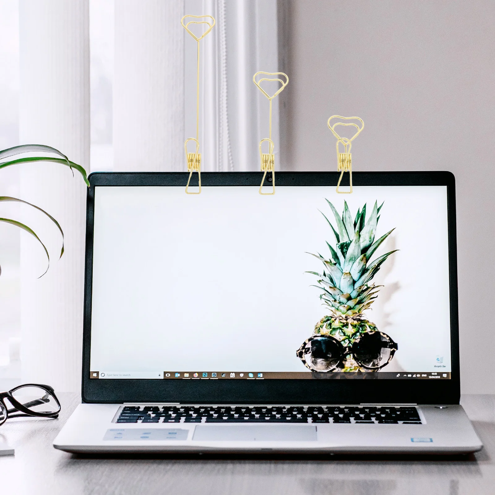 6Pcs Memo Holder Clip Stand Heart Shape Metal Card Note Display Desk Organizer Office Use Home Party Card Holder Stand
6Pcs Memo Holder Clip Stand Heart Shape Metal Card Note Display Desk Organizer Office Use Home Party Card Holder Stand