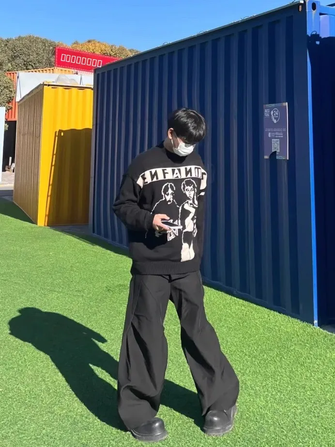 Ретро-свитер свободного кроя с портретным принтом, осенне-зимняя коллекция, модная молодежная одежда, с длинными рукавами и круглым вырезом
Ретро-свитер свободного кроя с портретным принтом, осенне-зимняя коллекция, модная молодежная одежда, с длинными рукавами и круглым вырезом