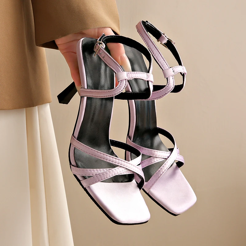 2026 New Women's Suede Sexy Open-Toe Buckle Sandals Summer Classic Solid Color Cross Straps Hollow Out High Heels Plus Size
2026 New Women's Suede Sexy Open-Toe Buckle Sandals Summer Classic Solid Color Cross Straps Hollow Out High Heels Plus Size