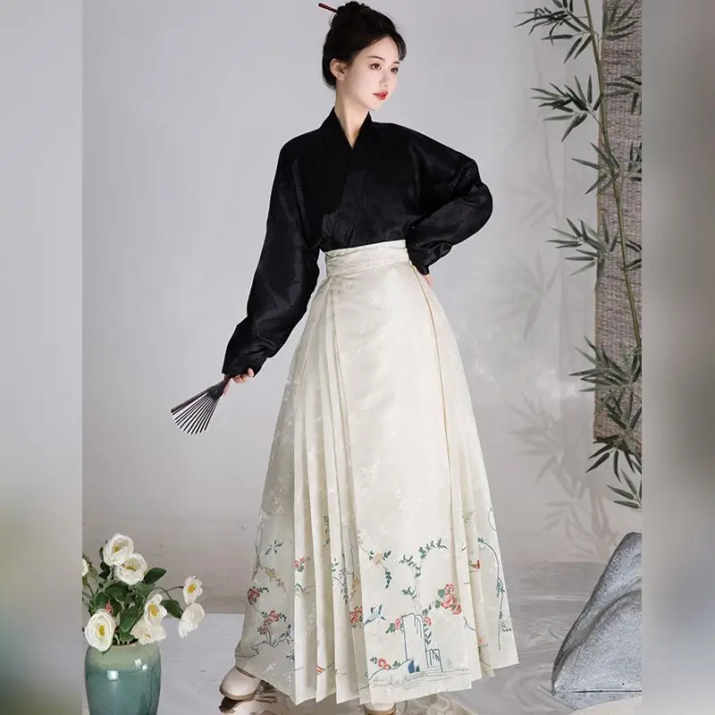 Traditional Chinese Clothing Women's Hanfu Ming Dynasty Kong Mansion Second Creation Flower Bird Horse Face Skirt Jacquard Set
Traditional Chinese Clothing Women's Hanfu Ming Dynasty Kong Mansion Second Creation Flower Bird Horse Face Skirt Jacquard Set