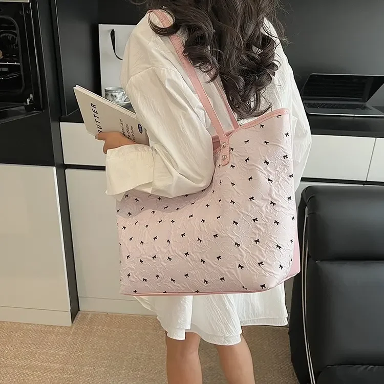2025 summer 244 fashion high sense versatile casual new shoulder bag PU average size tote bag zipper spring
2025 summer 244 fashion high sense versatile casual new shoulder bag PU average size tote bag zipper spring