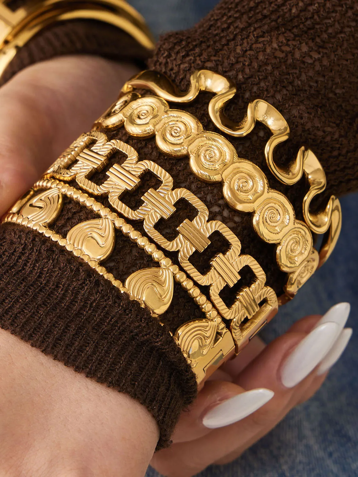 Indian Style Stainless Steel Geometric Wide Bracelets for Women PVD Gold Plated Waterproof Women's Bangle Hand Wrist Jewelry
Indian Style Stainless Steel Geometric Wide Bracelets for Women PVD Gold Plated Waterproof Women's Bangle Hand Wrist Jewelry
