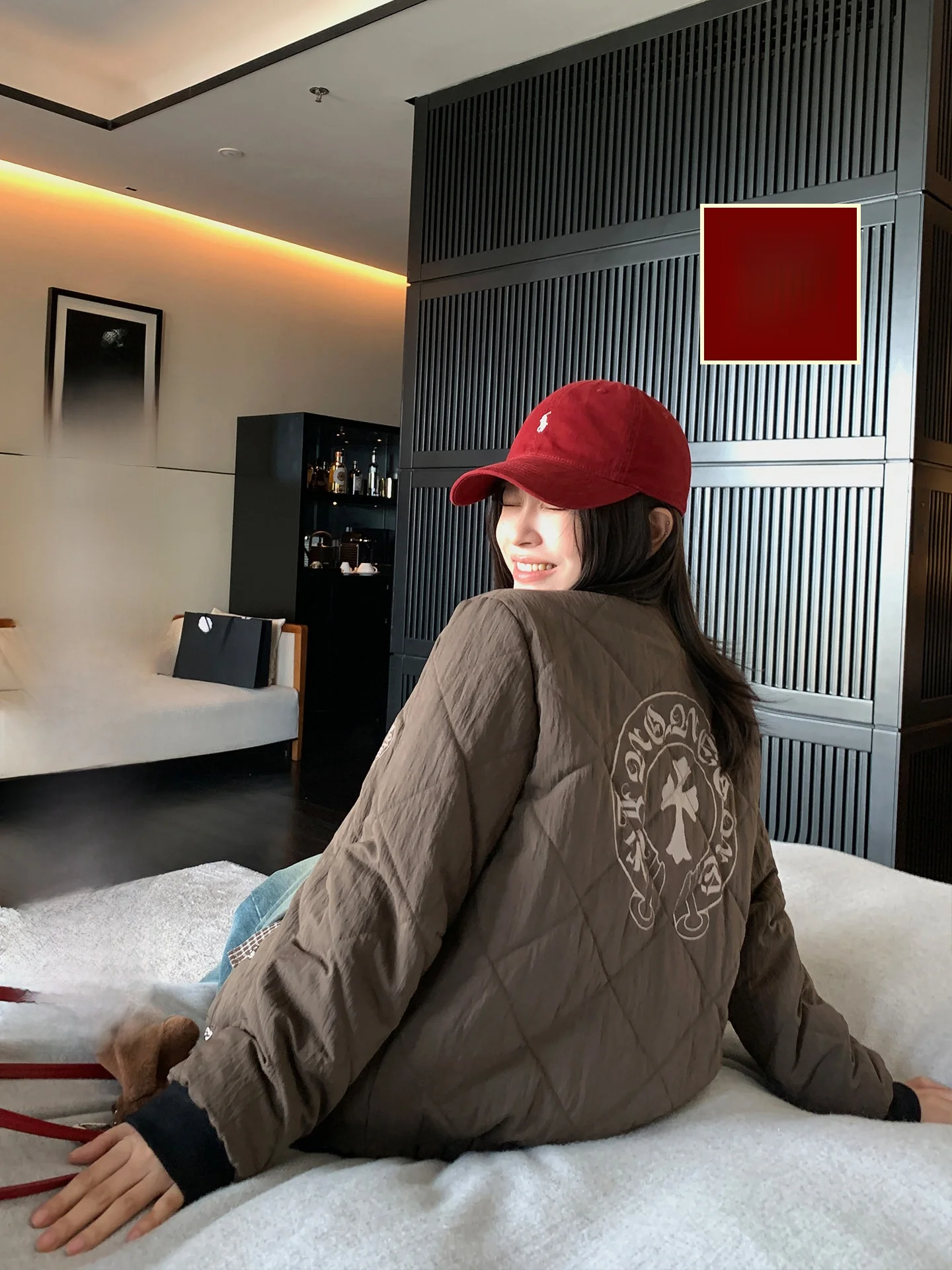 LIONE Коричневый стеганый хлопковый тюнет, винтажная теплая зимняя верхняя одежда, свободная посадка, длинный воротник-стойка, одна пуговица
LIONE Коричневый стеганый хлопковый тюнет, винтажная теплая зимняя верхняя одежда, свободная посадка, длинный воротник-стойка, одна пуговица