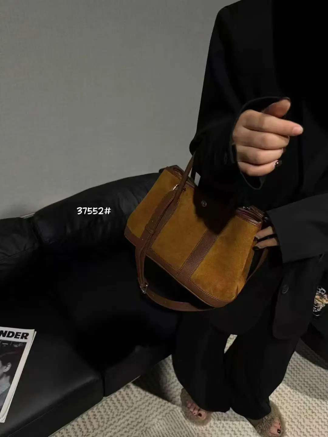 Повседневная корейская версия, ниша в стиле ретро, мягкая кожаная замша, высококачественная портативная сумка через плечо, контрастные цвета, для поездок на работу