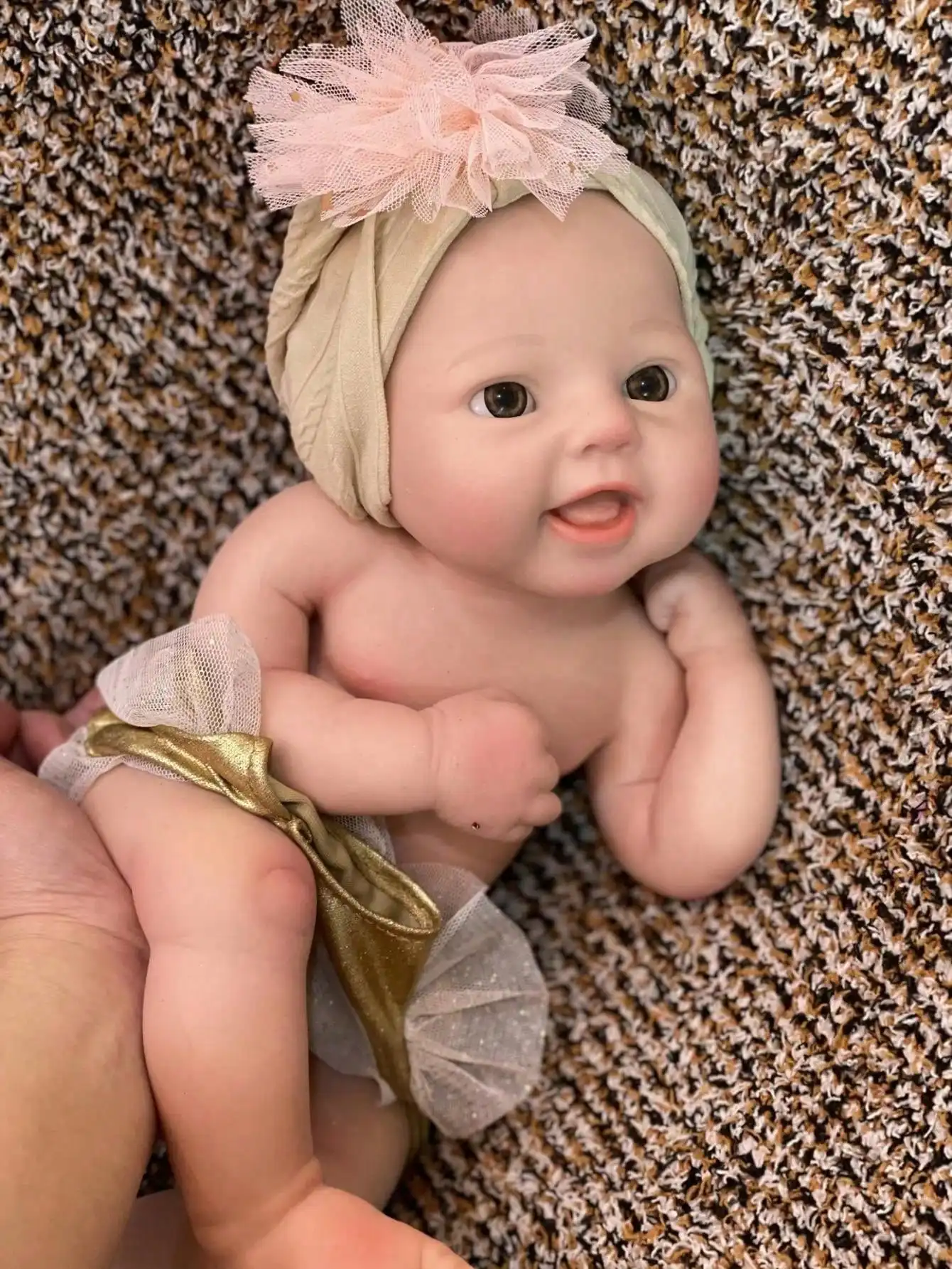 16-Inch Handmade Emmy Full Silicone Reborn Doll - Finished Baby Girl with Open Mouth, Tongue & Realistic Smile | Perfect Newborn
16-Inch Handmade Emmy Full Silicone Reborn Doll - Finished Baby Girl with Open Mouth, Tongue & Realistic Smile | Perfect Newborn