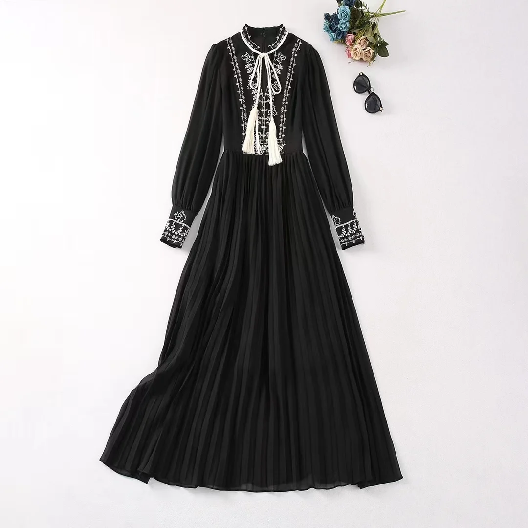 European and American women's clothes 2024 spring new Stand collar Long sleeve embroidery fringe fashion Pleated dress XXL
European and American women's clothes 2024 spring new Stand collar Long sleeve embroidery fringe fashion Pleated dress XXL