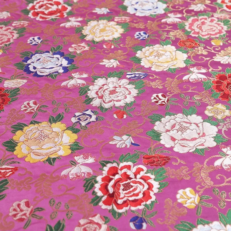 Chinese-style cheongsam fabric woven by craftsmanship
Chinese-style cheongsam fabric woven by craftsmanship