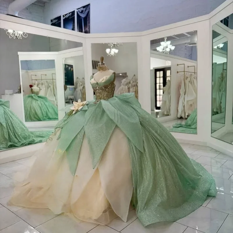 Customized Shiny Mint Green Quinceanera Dresses Off the Shoulder applique Long tail 3D flower Vestido 15 Quinceanera
Customized Shiny Mint Green Quinceanera Dresses Off the Shoulder applique Long tail 3D flower Vestido 15 Quinceanera