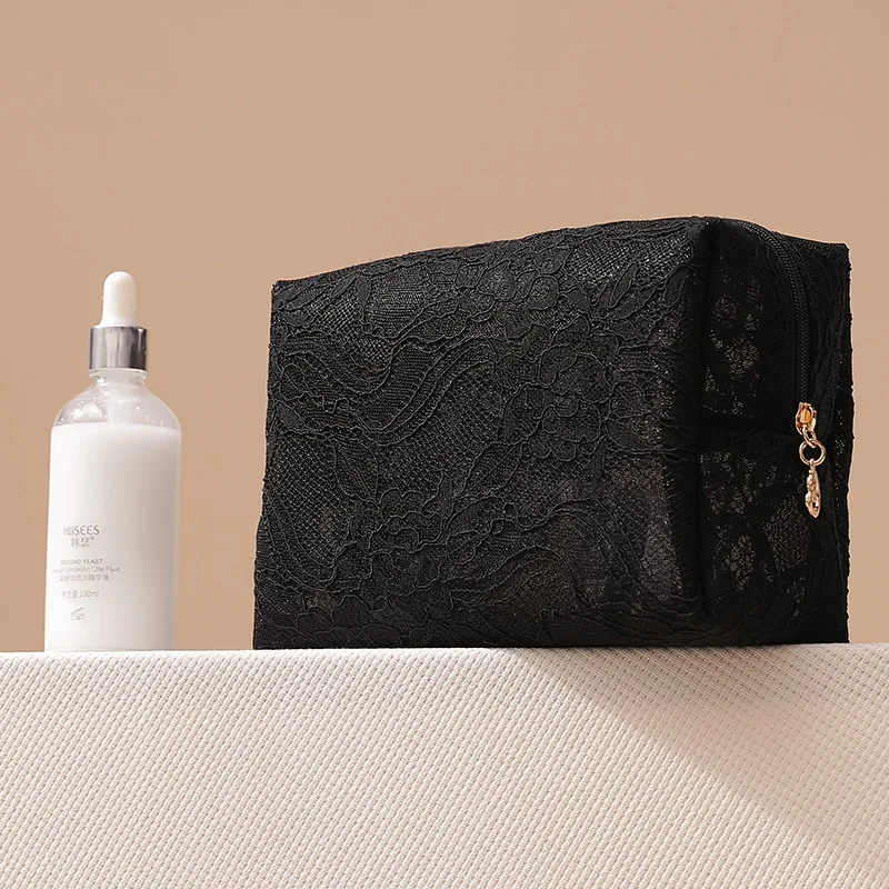 Портативная косметичка большой вместимости, дорожная сумка для туалетных принадлежностей, водонепроницаемая сумка для хранения косметики, роскошный стиль
Портативная косметичка большой вместимости, дорожная сумка для туалетных принадлежностей, водонепроницаемая сумка для хранения косметики, роскошный стиль