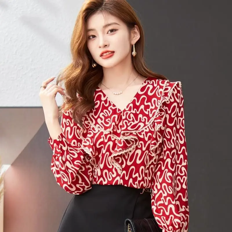Fashion V-Neck Printed Lace Ruffles Chiffon Blouses Women's Clothing 2024 Spring Summer New Loose Casual Tops Office Lady Shirts
Fashion V-Neck Printed Lace Ruffles Chiffon Blouses Women's Clothing 2024 Spring Summer New Loose Casual Tops Office Lady Shirts