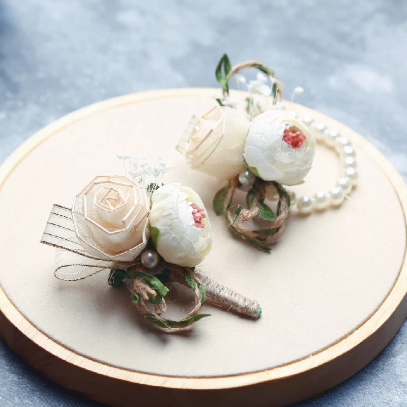 Wedding corsage European vintage sweet wedding supplies tea bud Bride bridesmaid wrist flower groom corsage artificial flowers
Wedding corsage European vintage sweet wedding supplies tea bud Bride bridesmaid wrist flower groom corsage artificial flowers