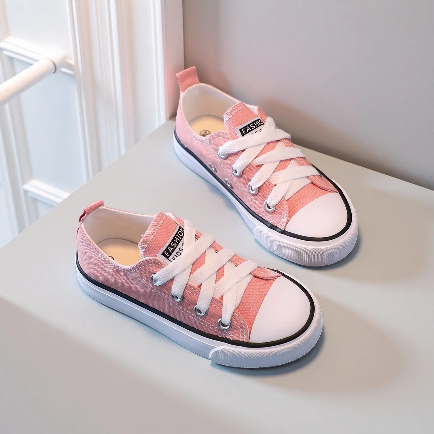 COMFY KIDS Детские розовые низкие парусиновые туфли для детей от 1 до 14 лет, дышащая мягкая подошва, повседневная школьная обувь на шнуровке с язычком для малышей, молодежи
COMFY KIDS Детские розовые низкие парусиновые туфли для детей от 1 до 14 лет, дышащая мягкая подошва, повседневная школьная обувь на шнуровке с язычком для малышей, молодежи