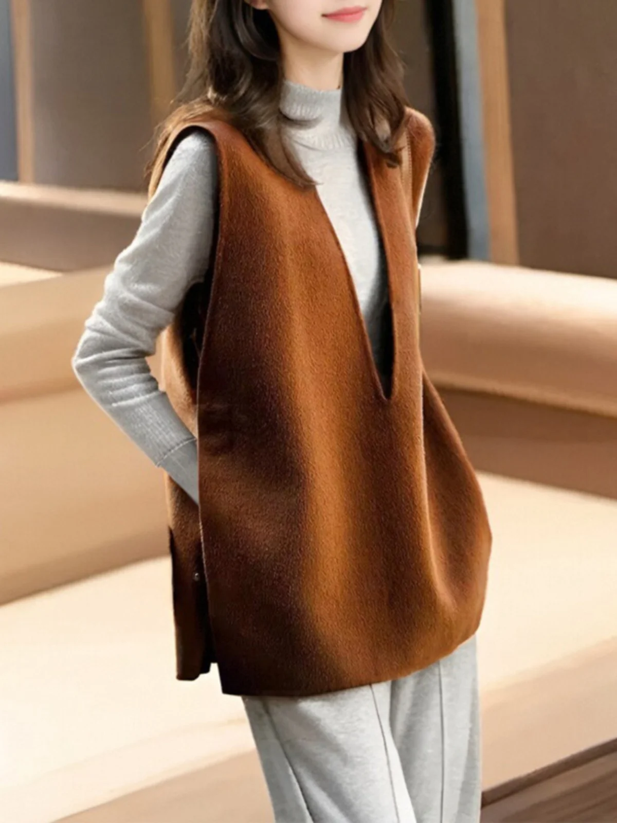 Loose Women's Vest Jacket V-Neck Slit Design Fashionable Sleeveless Top Casual Outerwear Comfortable Fit All-Season Vest
Loose Women's Vest Jacket V-Neck Slit Design Fashionable Sleeveless Top Casual Outerwear Comfortable Fit All-Season Vest