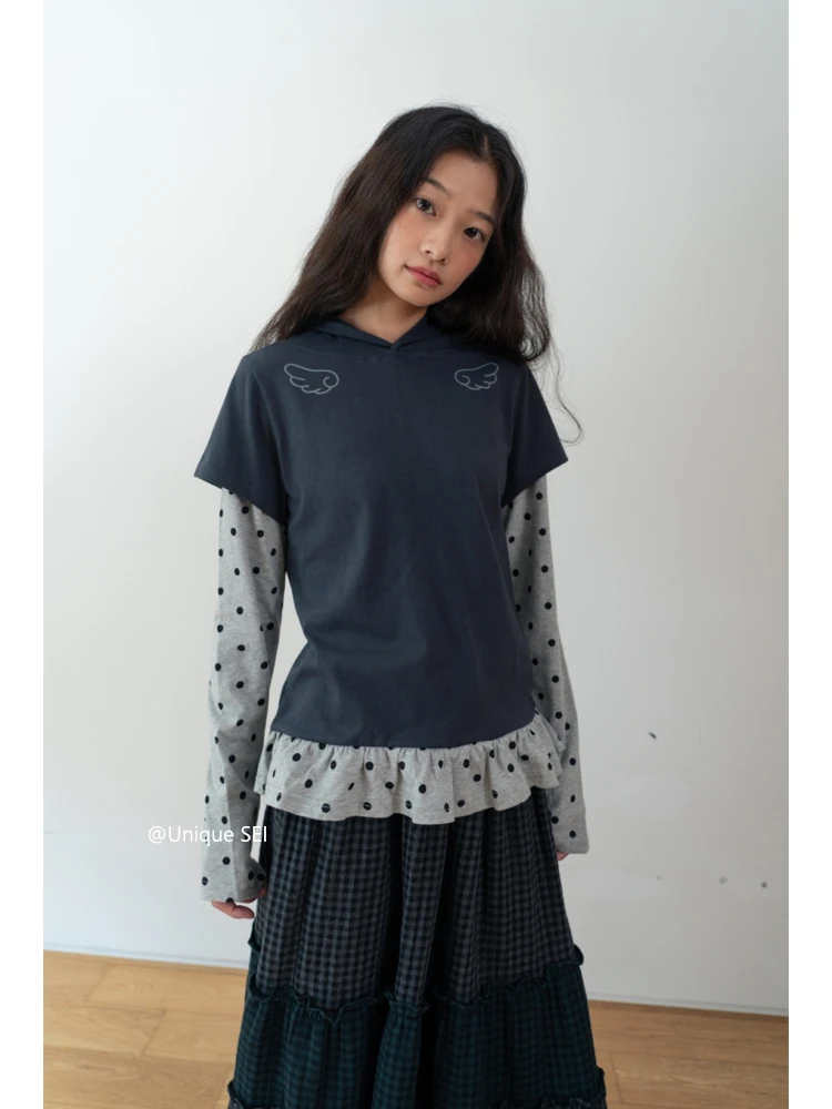 Korean Age-reducing Contrasting Color Stripe Polka Dots Fake Two-piece Long-sleeved T-shirt Autumn New Hooded Sweatshirt Y2k Top
Korean Age-reducing Contrasting Color Stripe Polka Dots Fake Two-piece Long-sleeved T-shirt Autumn New Hooded Sweatshirt Y2k Top