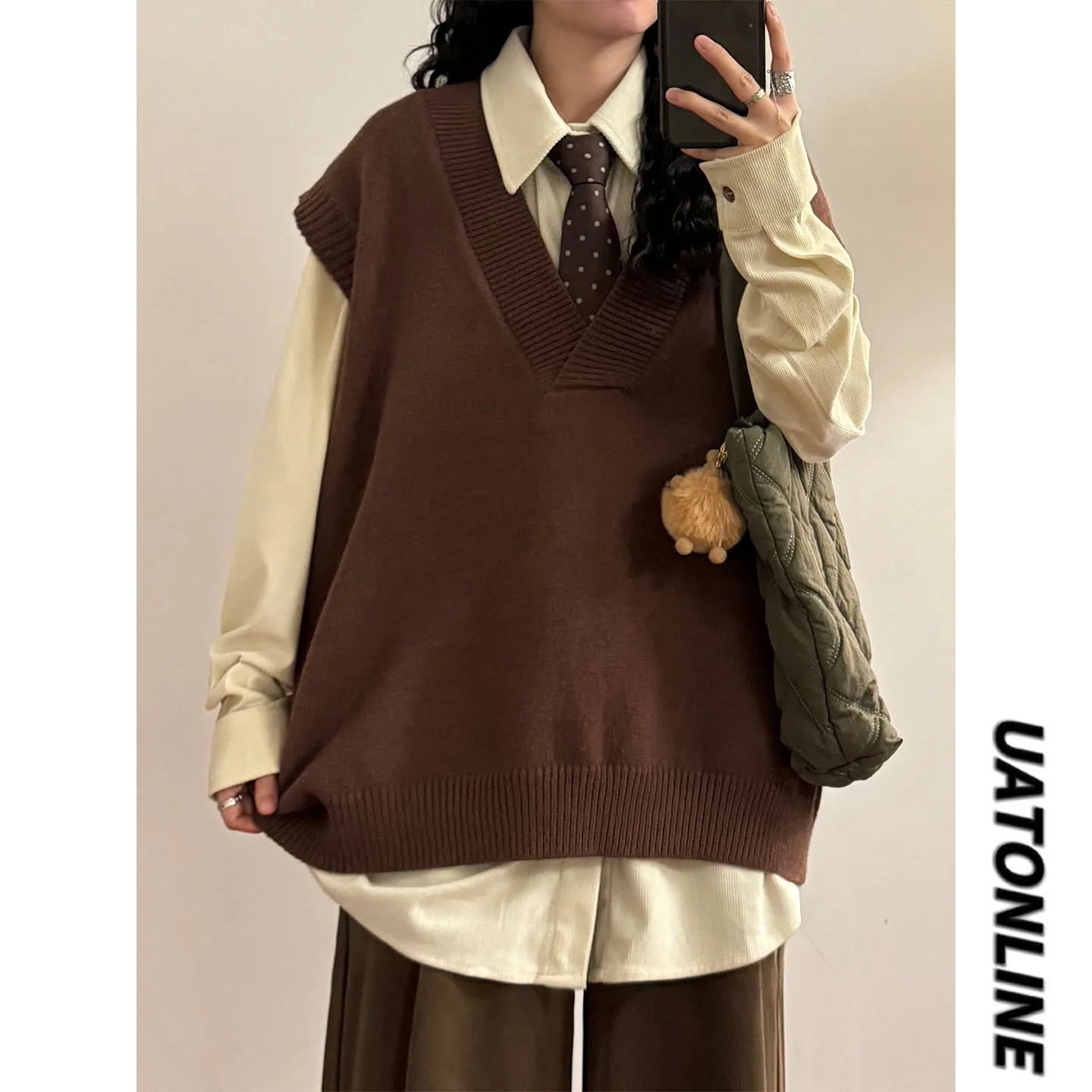 UATONLINE Women's American Retro College Sle V-Ne Knitted Sweater Vest Autumn Winter Faion Layering Top Street Sle Lo...
UATONLINE Women's American Retro College Sle V-Ne Knitted Sweater Vest Autumn Winter Faion Layering Top Street Sle Lo...