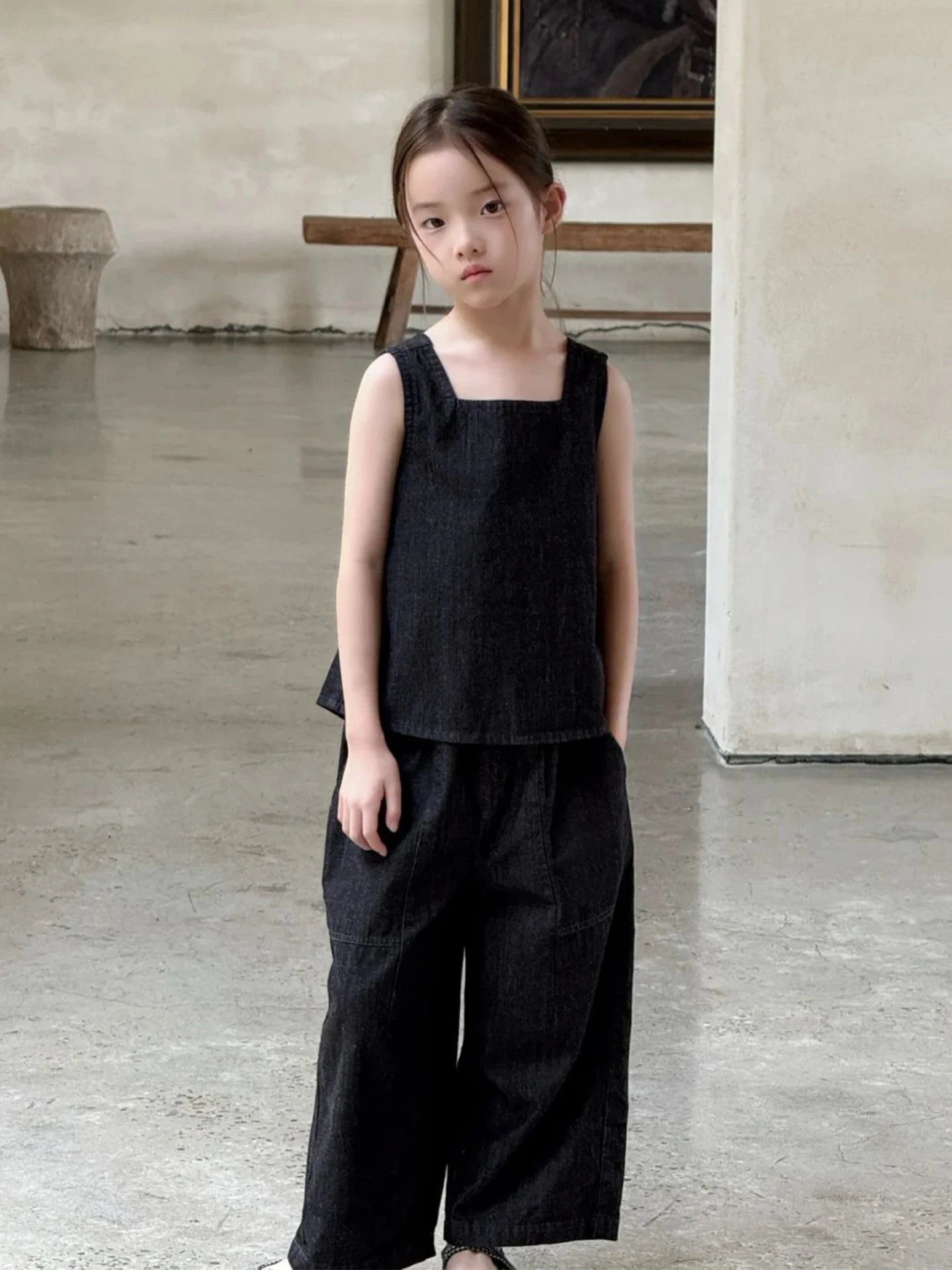 Girls Summer Outfit Set Casual Loose Two-Piece Black Vest And Long Pants Fashionable Children's Clothing Set for Ages 2-14
Girls Summer Outfit Set Casual Loose Two-Piece Black Vest And Long Pants Fashionable Children's Clothing Set for Ages 2-14
