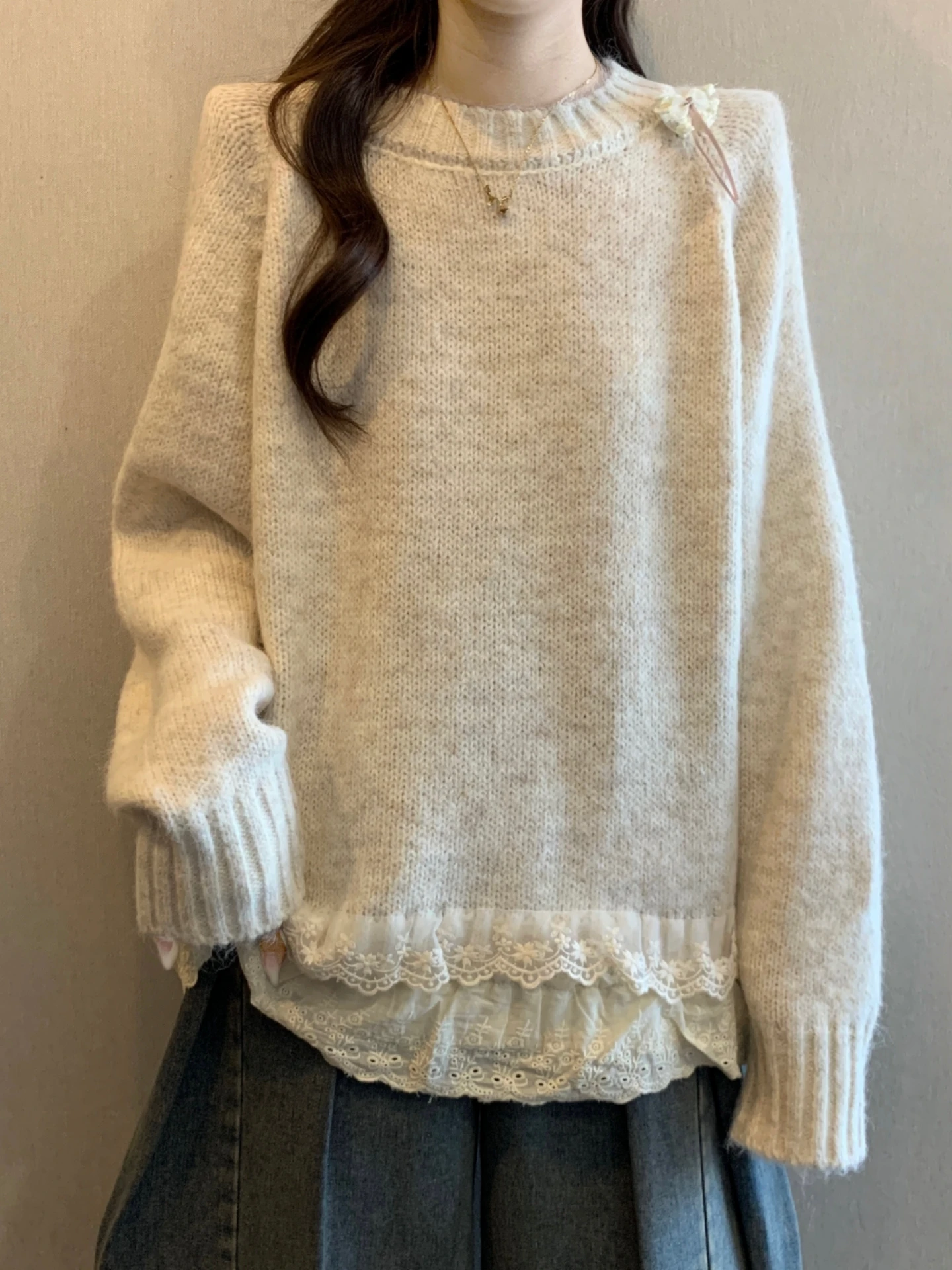 Lace Splice Knitted Base Shirt Sweater Women's Spring Autumn plus Size Loose Belly Covering Top Comfortable Soft Korean Style
Lace Splice Knitted Base Shirt Sweater Women's Spring Autumn plus Size Loose Belly Covering Top Comfortable Soft Korean Style