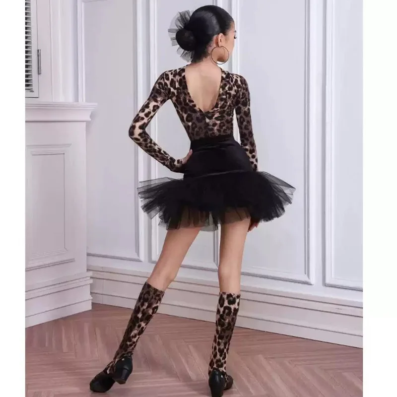Детский танцевальный костюм для девочек: комбинезон с леопардовым принтом, сетчатые юбки и носки для выступлений, тренировок, стандартных профессиональных танцев
Детский танцевальный костюм для девочек: комбинезон с леопардовым принтом, сетчатые юбки и носки для выступлений, тренировок, стандартных профессиональных танцев