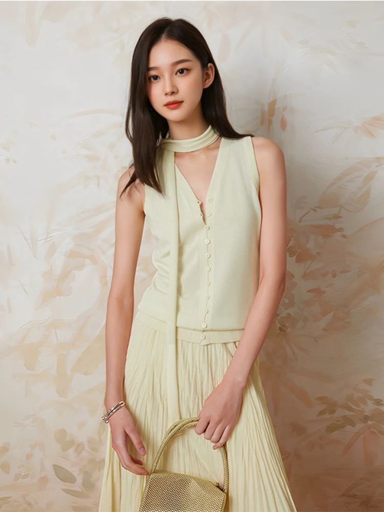 Eza Nevjrh Silk Lyocell Women's Vest Thin Single Button V-Ne Sa Early Spring Cool Original Design Pure Color Summer
Eza Nevjrh Silk Lyocell Women's Vest Thin Single Button V-Ne Sa Early Spring Cool Original Design Pure Color Summer