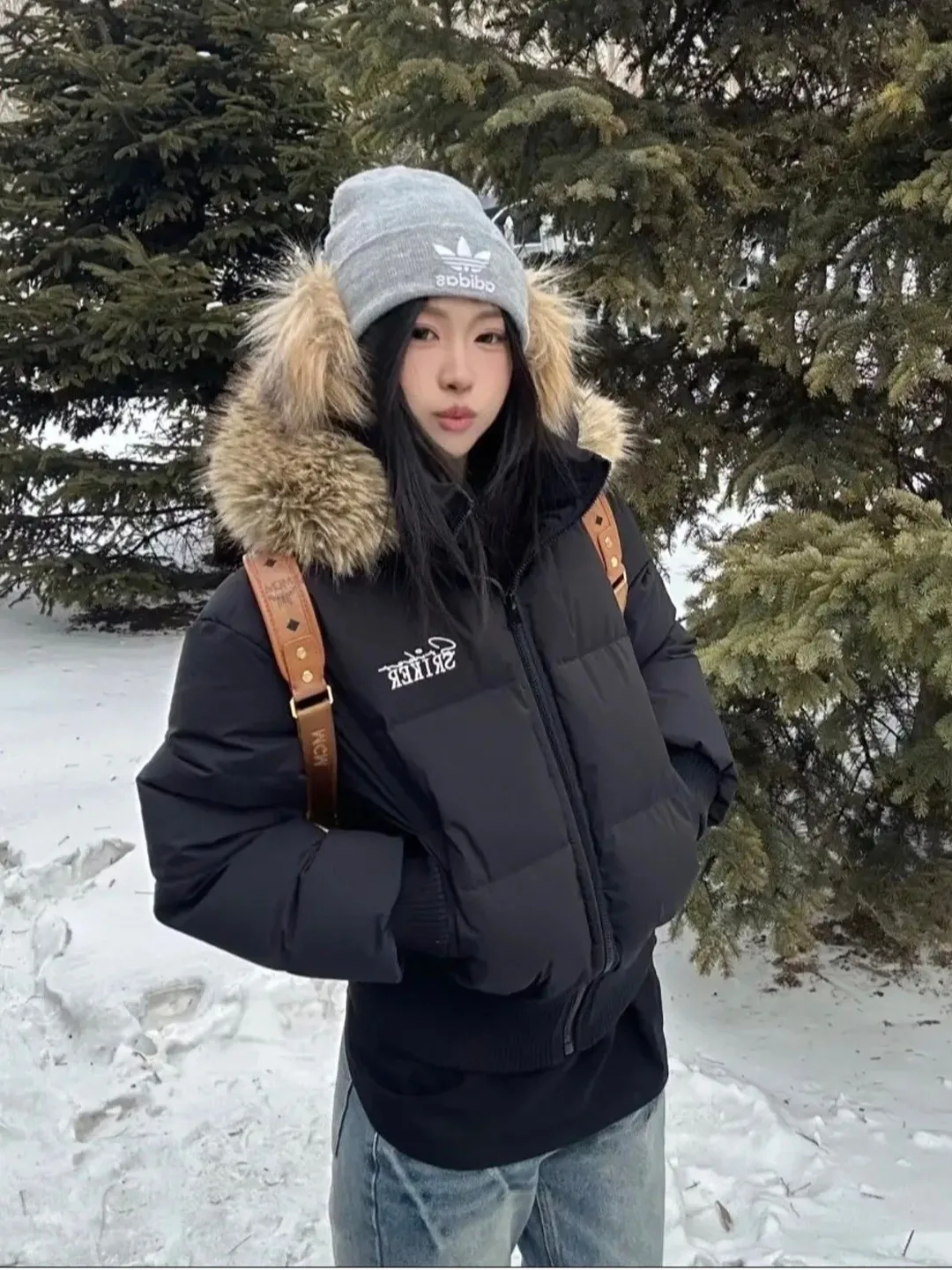 Женское зимнее хлопковое пальто Bla ort Puffer Jaet с большим меховым воротником, теплая хлопковая куртка с завязками на талии
Женское зимнее хлопковое пальто Bla ort Puffer Jaet с большим меховым воротником, теплая хлопковая куртка с завязками на талии