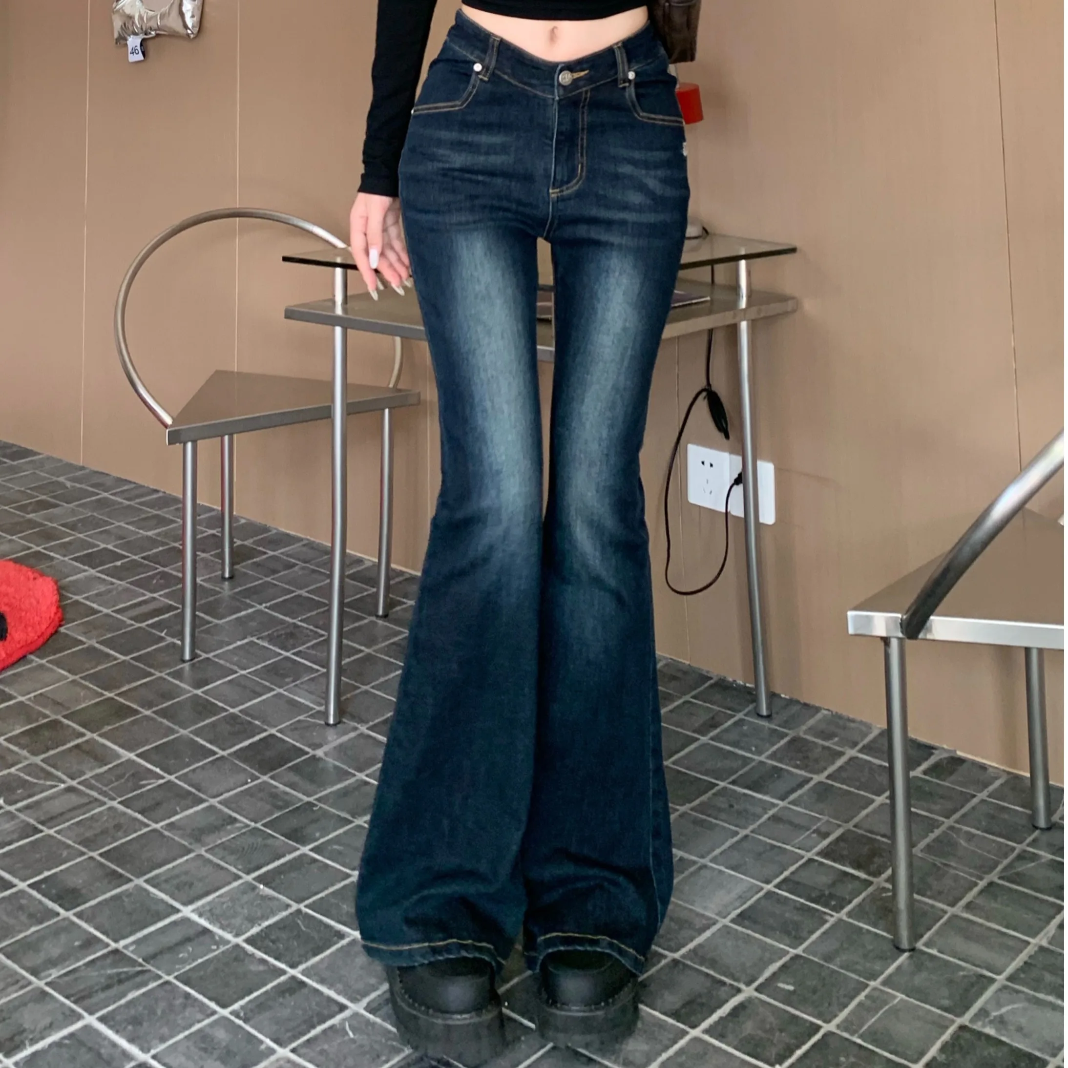 Sexy Retro Flared Denim Jeans Women's Legs Slimming Elastic Bell Bot High Waist Blue Cotton Stretch Denim Pants
Sexy Retro Flared Denim Jeans Women's Legs Slimming Elastic Bell Bot High Waist Blue Cotton Stretch Denim Pants