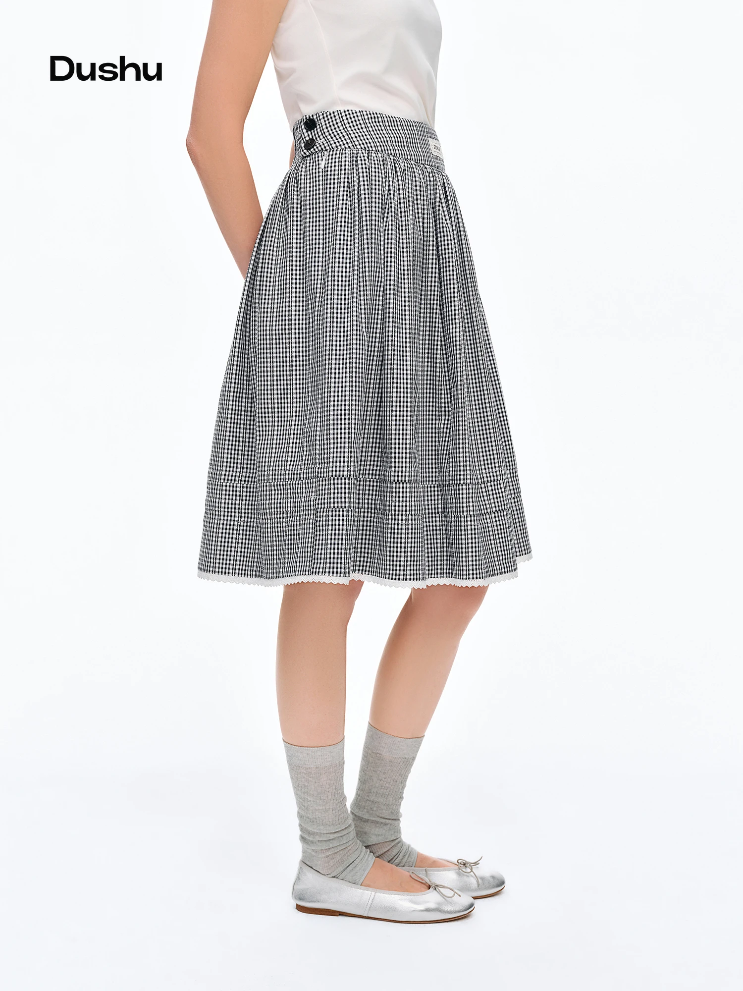 DUSHU 2026 New Summer Women's Black White Plaid Midi Skirt, Slimming A-Line Layered Skirt for Y2K Retro & Preppy Style Chic
DUSHU 2026 New Summer Women's Black White Plaid Midi Skirt, Slimming A-Line Layered Skirt for Y2K Retro & Preppy Style Chic