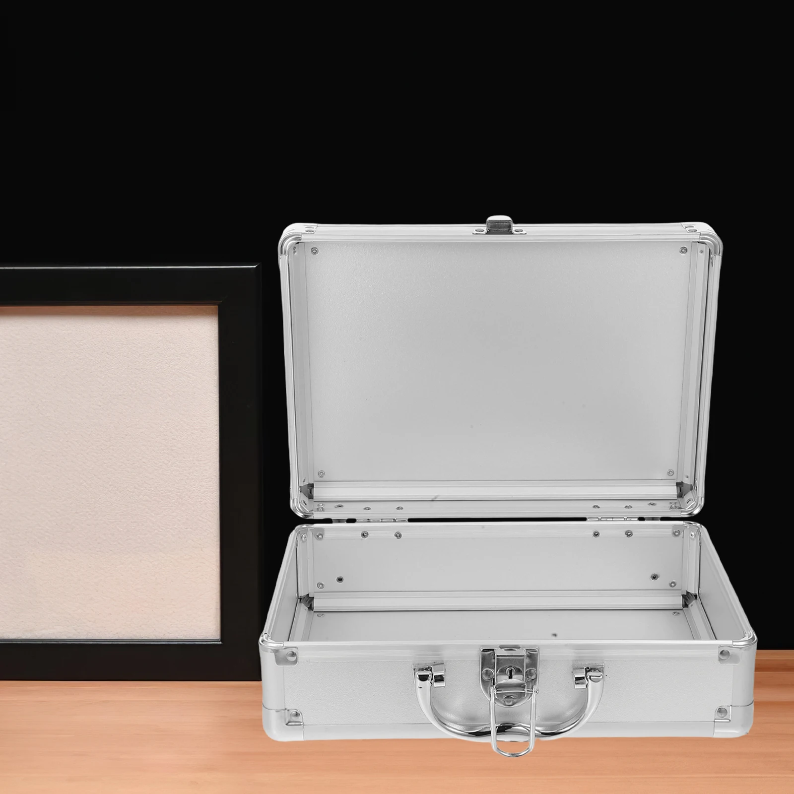 Briefcase Suitcase Metal Egg Cotton Portable Workstation Briefcases for Men Hard Silver Aluminum Tool Man
Briefcase Suitcase Metal Egg Cotton Portable Workstation Briefcases for Men Hard Silver Aluminum Tool Man