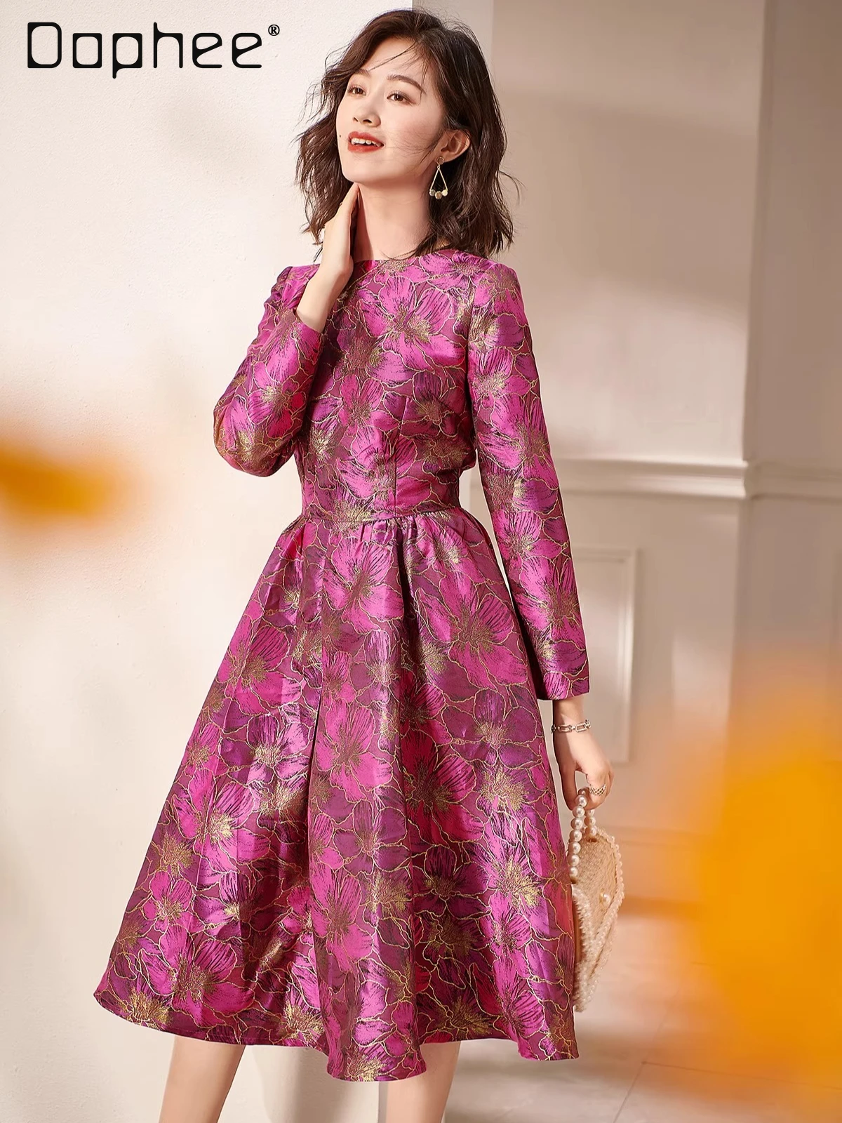 Light Luxury Retro Dress Gold Silk Jacquard Dress Temperament Elegant Dress High End Flower Print Round Neck Long Sleeve Dresses
Light Luxury Retro Dress Gold Silk Jacquard Dress Temperament Elegant Dress High End Flower Print Round Neck Long Sleeve Dresses