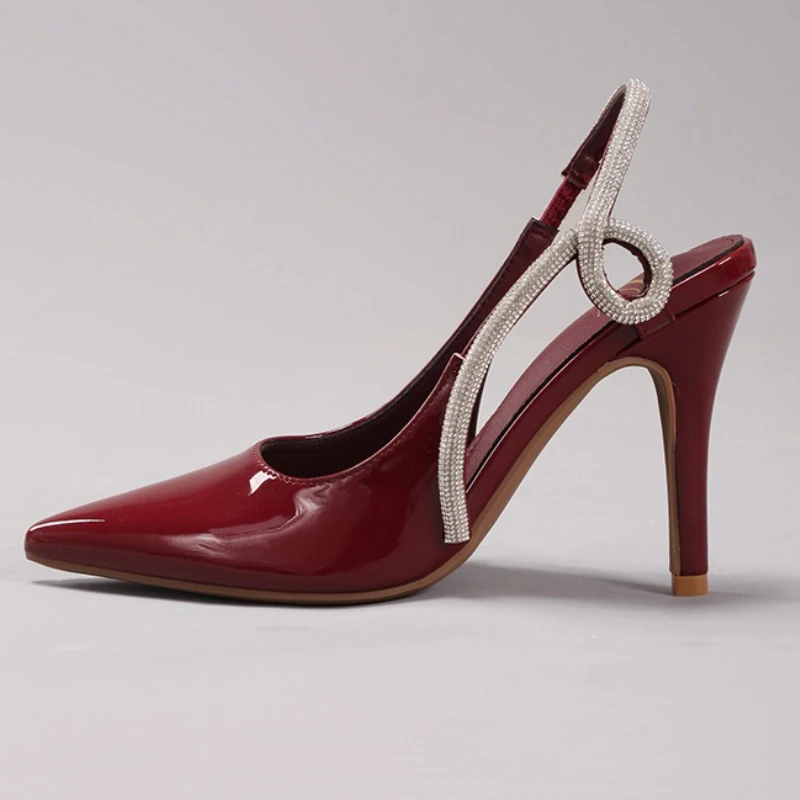 Пикантные женские туфли на высоком каблуке из лакированной кожи со стразами, элегантные вечерние модельные туфли, модные туфли-лодочки с острым носком, сандалии, женское свадебное платье
Пикантные женские туфли на высоком каблуке из лакированной кожи со стразами, элегантные вечерние модельные туфли, модные туфли-лодочки с острым носком, сандалии, женское свадебное платье