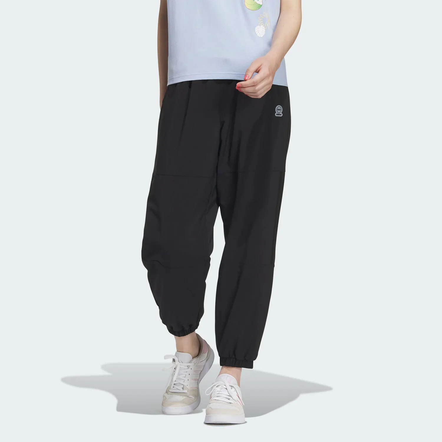 Официальные оригинальные новые женские свободные дышащие спортивные джоггеры Adidas Neo IP3908
Официальные оригинальные новые женские свободные дышащие спортивные джоггеры Adidas Neo IP3908