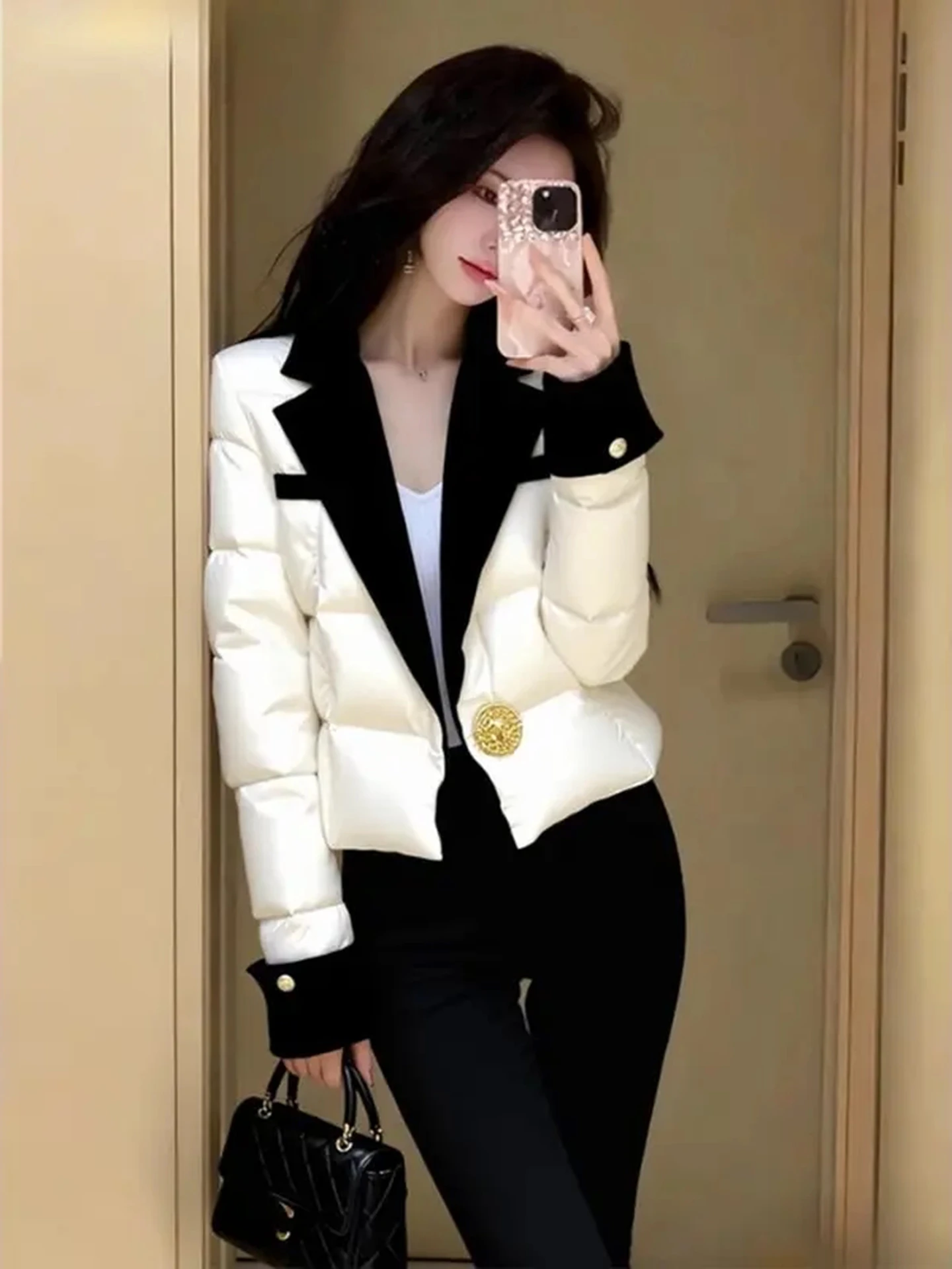 Теплая хлопковая стеганая женская зимняя куртка с отложным воротником, модная, больших размеров, удобная посадка
Теплая хлопковая стеганая женская зимняя куртка с отложным воротником, модная, больших размеров, удобная посадка