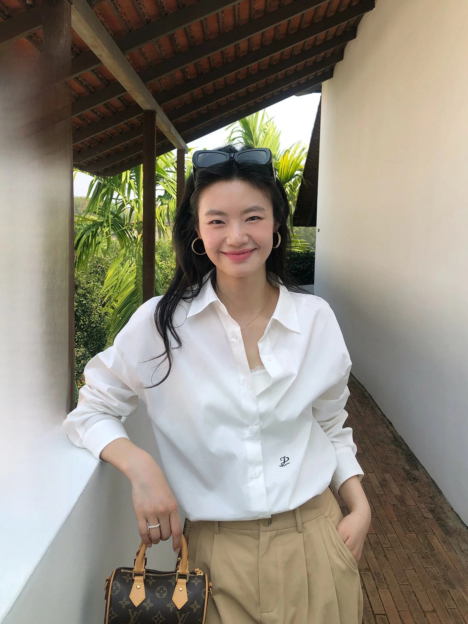 Pusumede Casual Long Sleeve Embroidered Shirt Women Loose Comfortable Commute Top Cotton Blend Fabric Flip Collar Design
Pusumede Casual Long Sleeve Embroidered Shirt Women Loose Comfortable Commute Top Cotton Blend Fabric Flip Collar Design