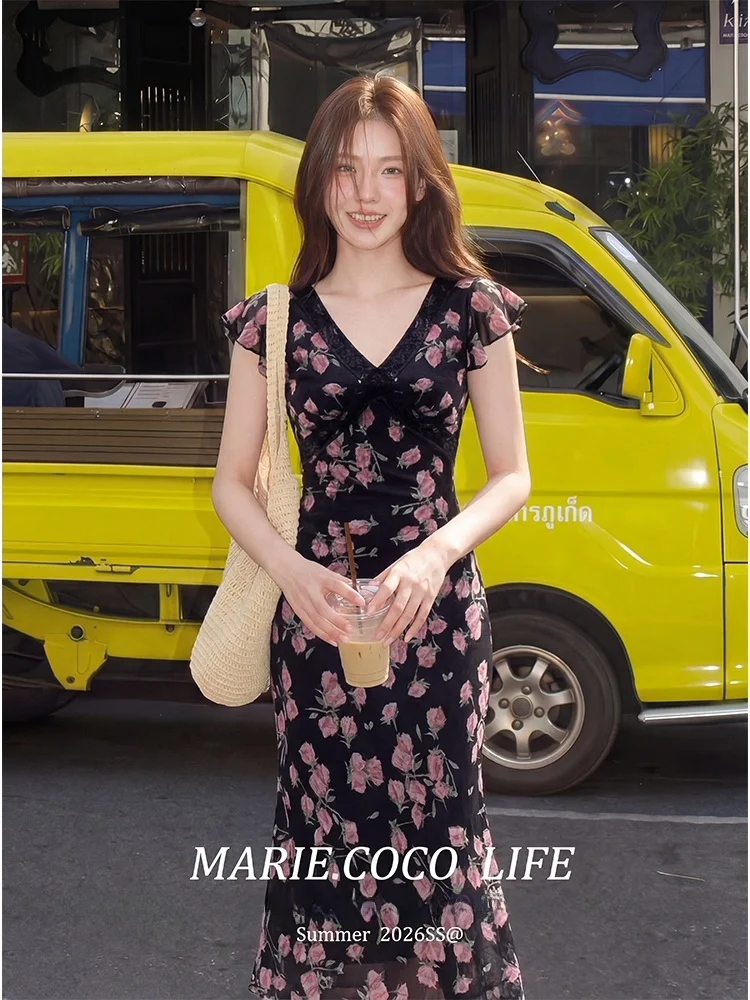 Parkyeonparkyeon Hong Kong Style Retro Floral Print Dress Women's Summer Slimming Bodycon Long Dress Belted V-neck Knitted
Parkyeonparkyeon Hong Kong Style Retro Floral Print Dress Women's Summer Slimming Bodycon Long Dress Belted V-neck Knitted