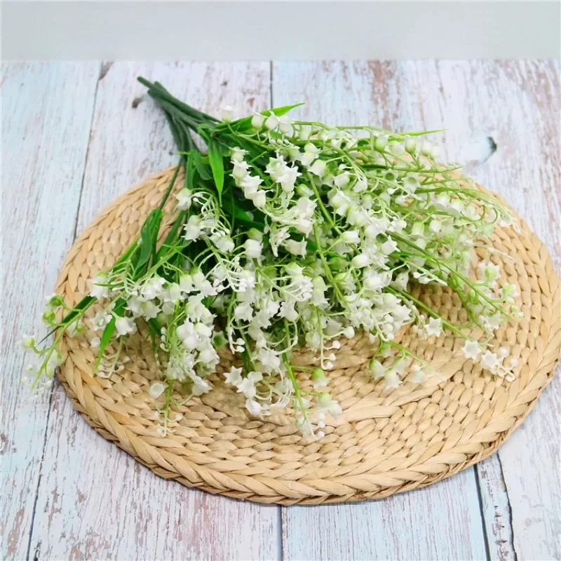 New Beautiful 5 Heads/bouquet Mini Artificial Calla with Leaf Plastic Fake Lily Aquatic Plants Home Room Decoration Flower
New Beautiful 5 Heads/bouquet Mini Artificial Calla with Leaf Plastic Fake Lily Aquatic Plants Home Room Decoration Flower
