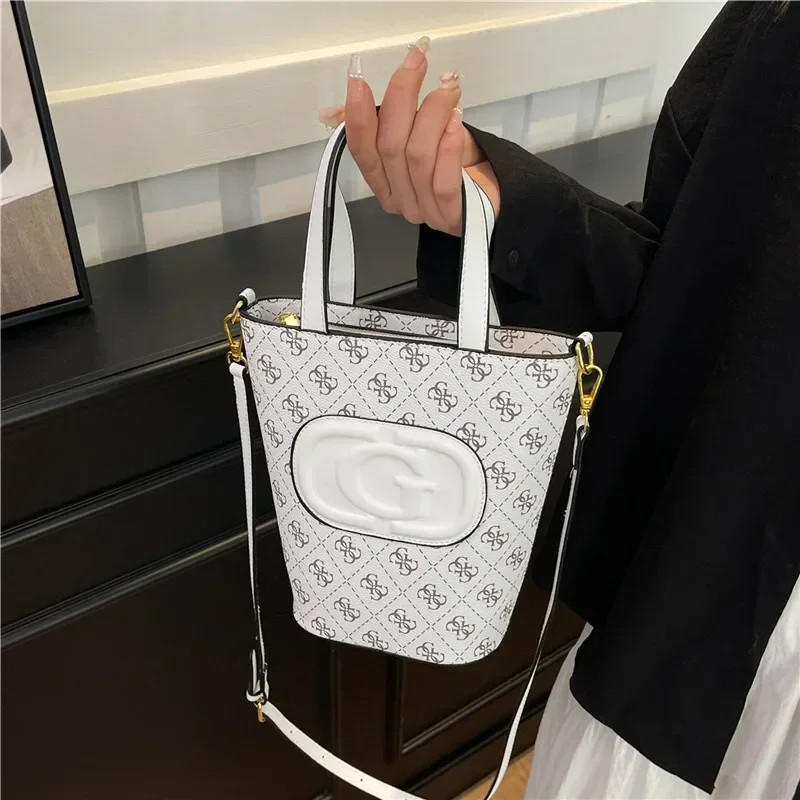 2025 New Popular Luxury Brand Ladies Tote Bag Genuine Leather Crossbody Shoulder Handbag
2025 New Popular Luxury Brand Ladies Tote Bag Genuine Leather Crossbody Shoulder Handbag