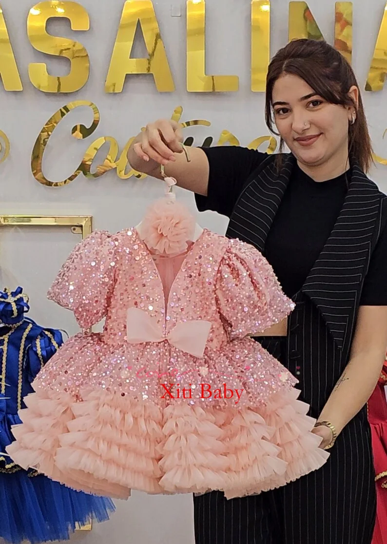 Pink Girl Dress With Puffy Sleeves Crystals Tulle Birthday Dress with Big Bow for Toddler and Baby Girls and Baby Girls Gift
Pink Girl Dress With Puffy Sleeves Crystals Tulle Birthday Dress with Big Bow for Toddler and Baby Girls and Baby Girls Gift