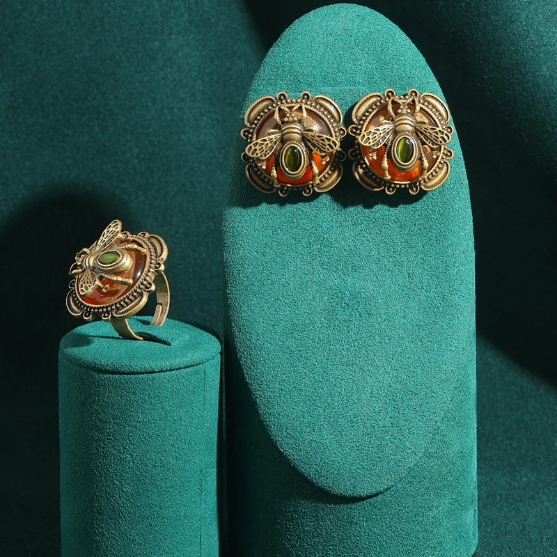 Vintage Ice Blue Natural Resin Bee Stud Earring Ring For Women Moth Jewelry Sets And Accessories Luxury Designers 2026 Unique
Vintage Ice Blue Natural Resin Bee Stud Earring Ring For Women Moth Jewelry Sets And Accessories Luxury Designers 2026 Unique